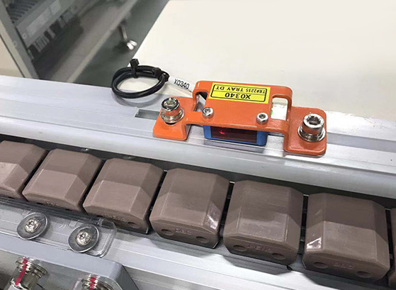 High-speed automatic sorting line of precision chains